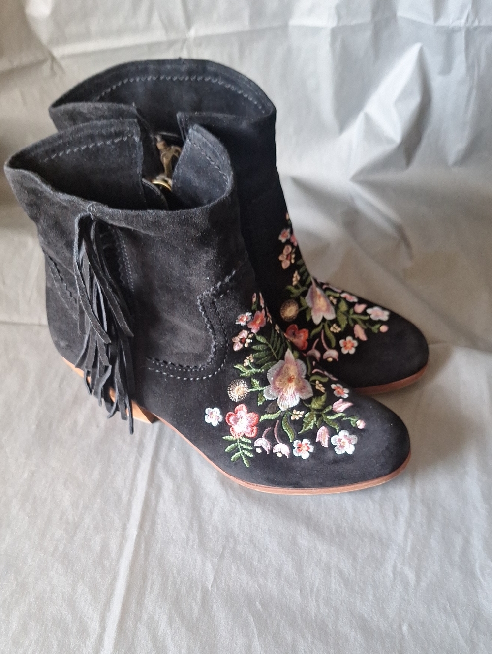 Sam Edelman Embroidered Sude Boots Size 7 1/2